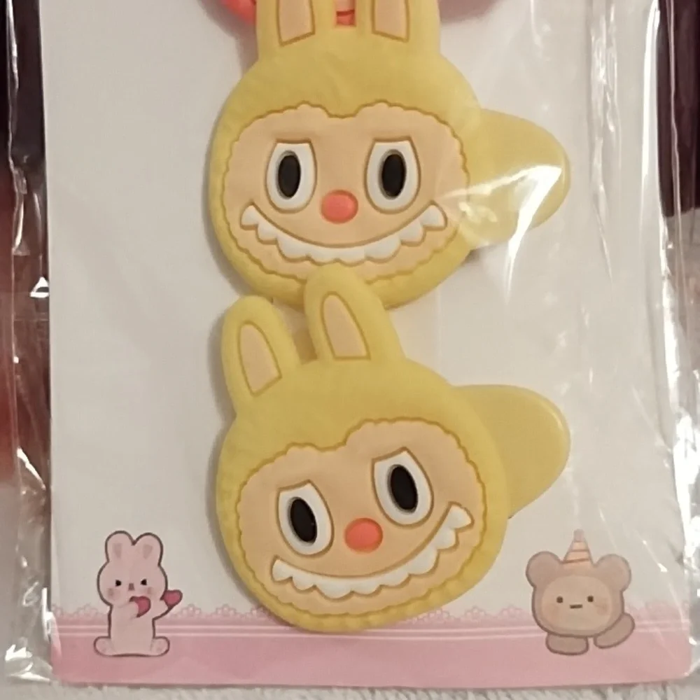 LaBuBu Set of (4) Hair Clips NWT